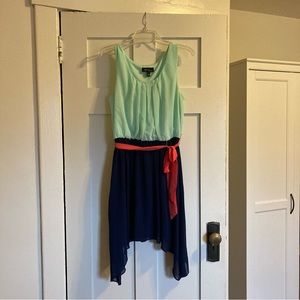 Color block handkerchief hem dress